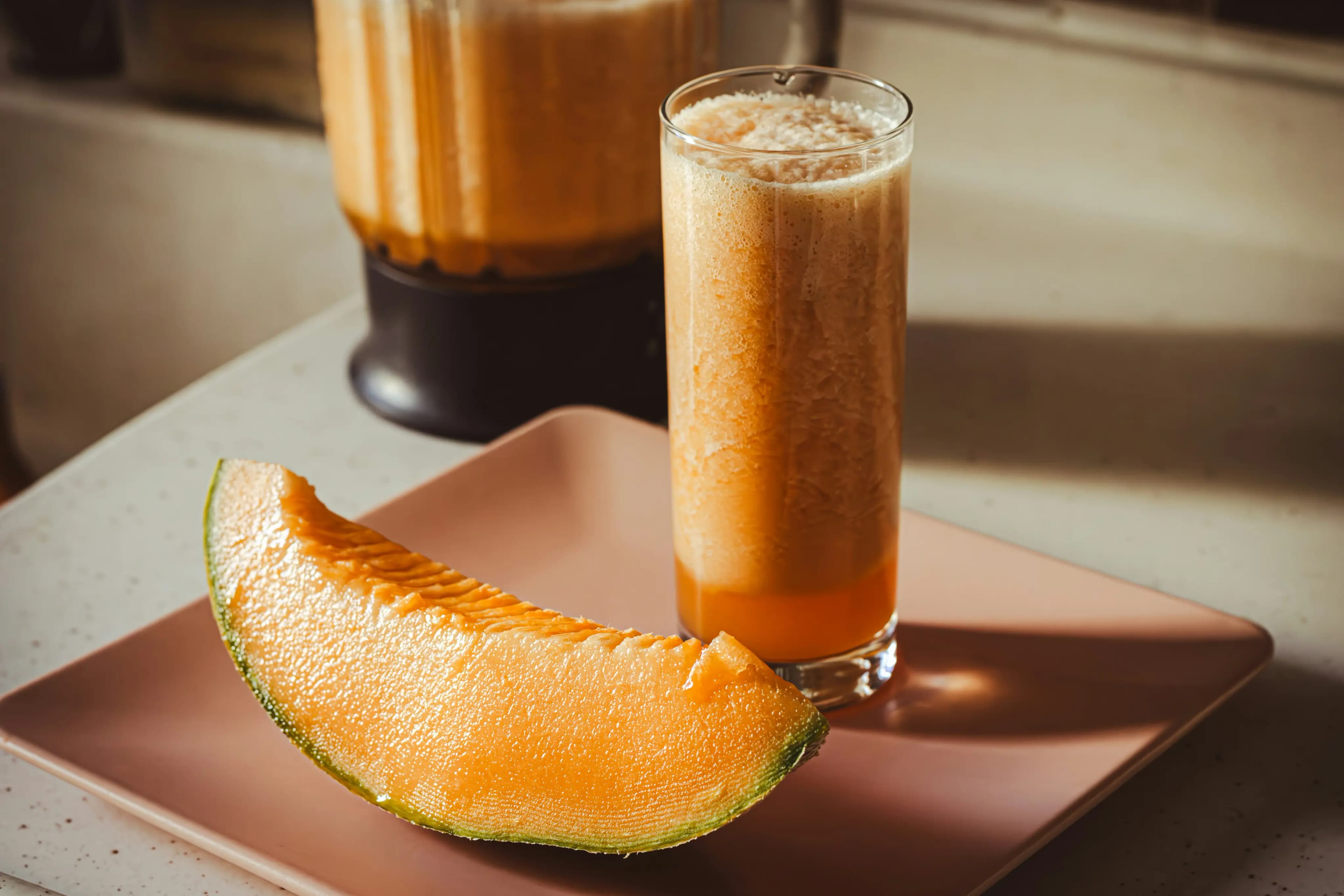 Frischer Saft mit Melone für das 6+1 Buchinger Fasten